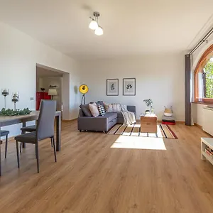 la-grande-finestra-di-chiusi-appartamento-moderno.it-tuscanyhotel.com/