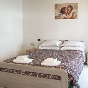 https://la-gondola-beautiful-canal-view.hotelinveneto.com